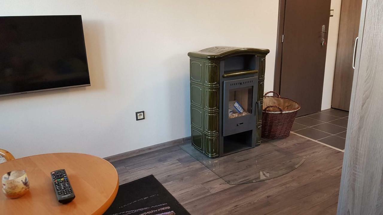 Room With A High Tatras View And Fireplace Strba Exterior photo